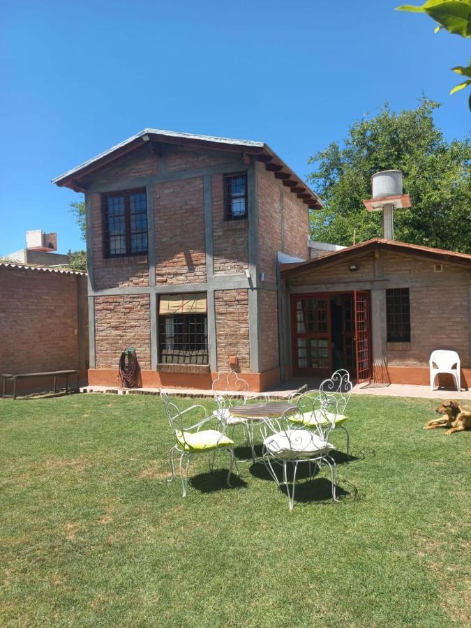 Casa Confortable - Parque Central - Estacionamiento, Patio, 3 Banos, 5 Habitaciones - La Cieneguita Exterior photo