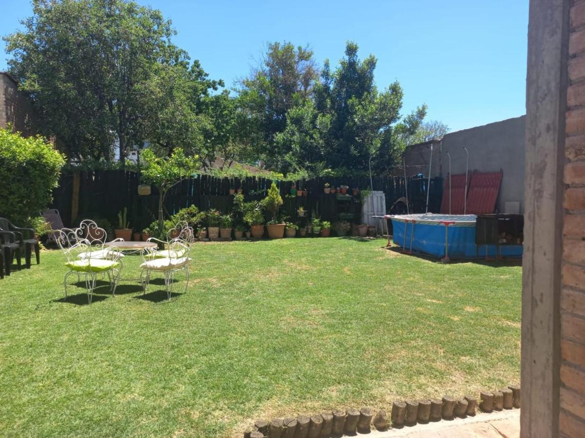 Casa Confortable - Parque Central - Estacionamiento, Patio, 3 Banos, 5 Habitaciones - La Cieneguita Exterior photo